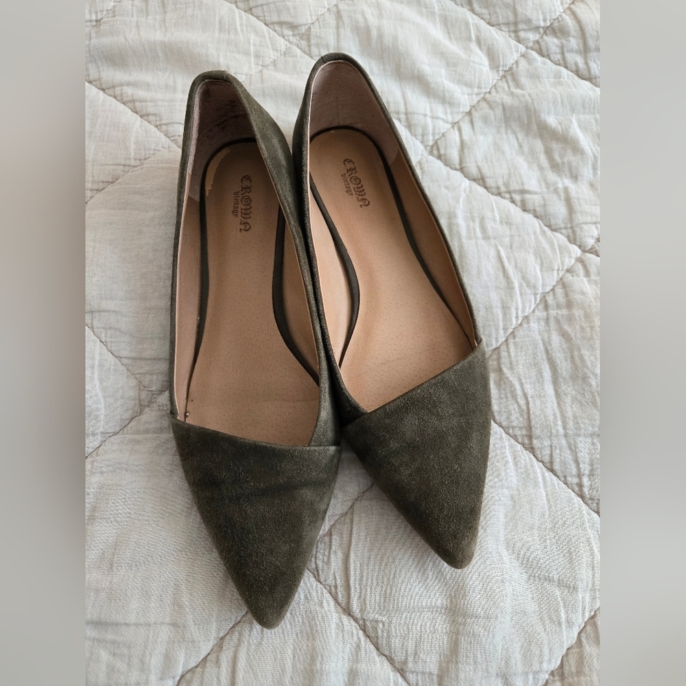 Crown Vintage Olive Green Suede Women Pointy Toed Flats Holiday Fall | 8.5
